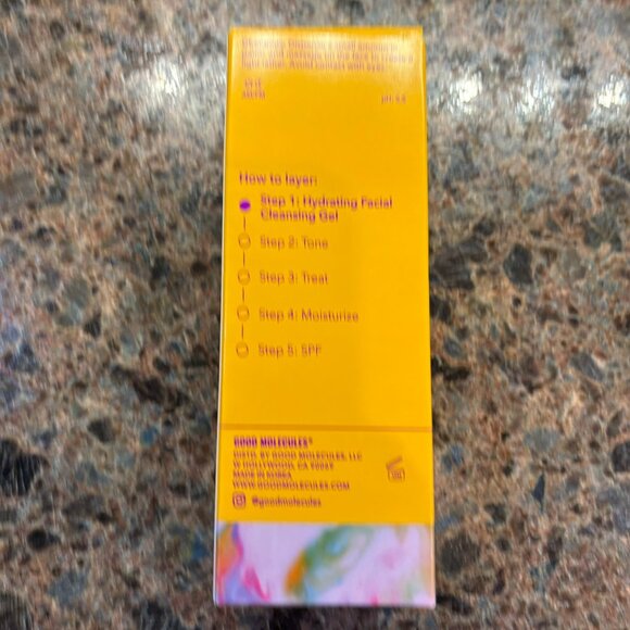 New Good Molecules Skin Care Bundle Cleanser Moisturizer Serum SEE LISITING - Picture 3 of 9